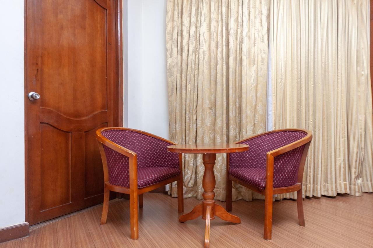 Capital O 6229 Ilara Hotels And Resorts Siruseri Esterno foto