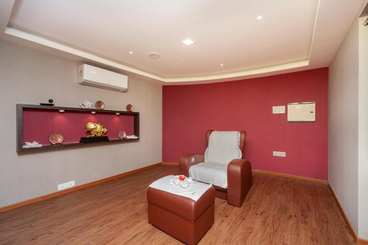 Capital O 6229 Ilara Hotels And Resorts Siruseri Esterno foto