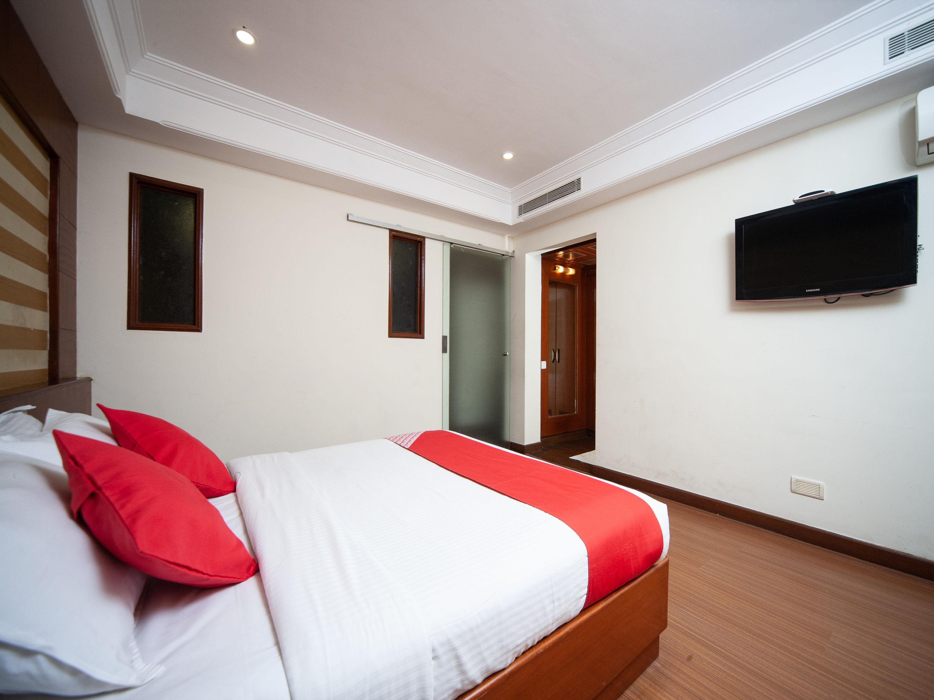 Capital O 6229 Ilara Hotels And Resorts Siruseri Esterno foto