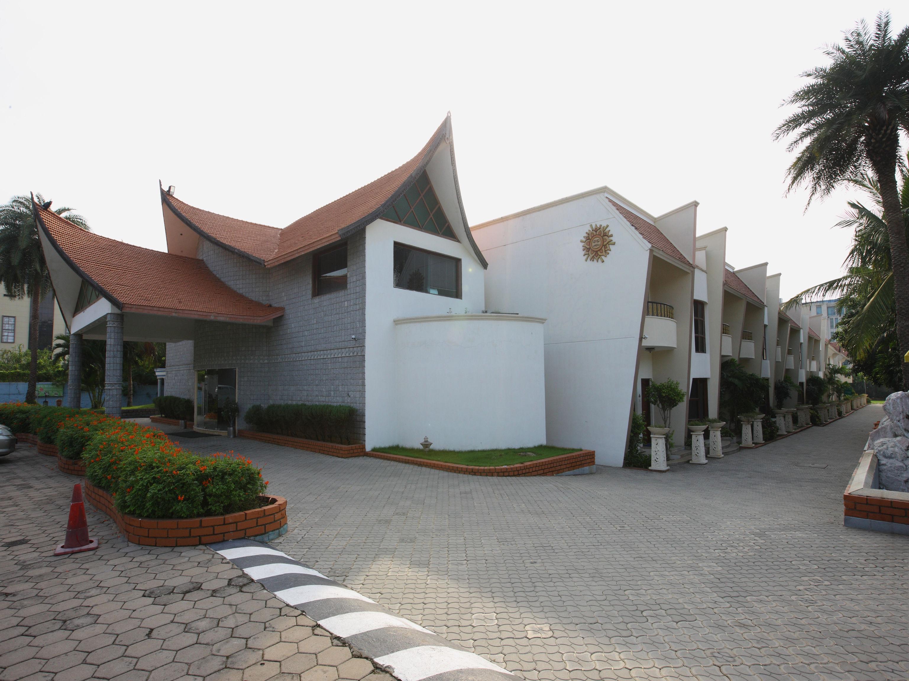 Capital O 6229 Ilara Hotels And Resorts Siruseri Esterno foto